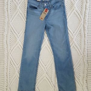 NWT Levi's 314 Shaping Straight Leg Jeans